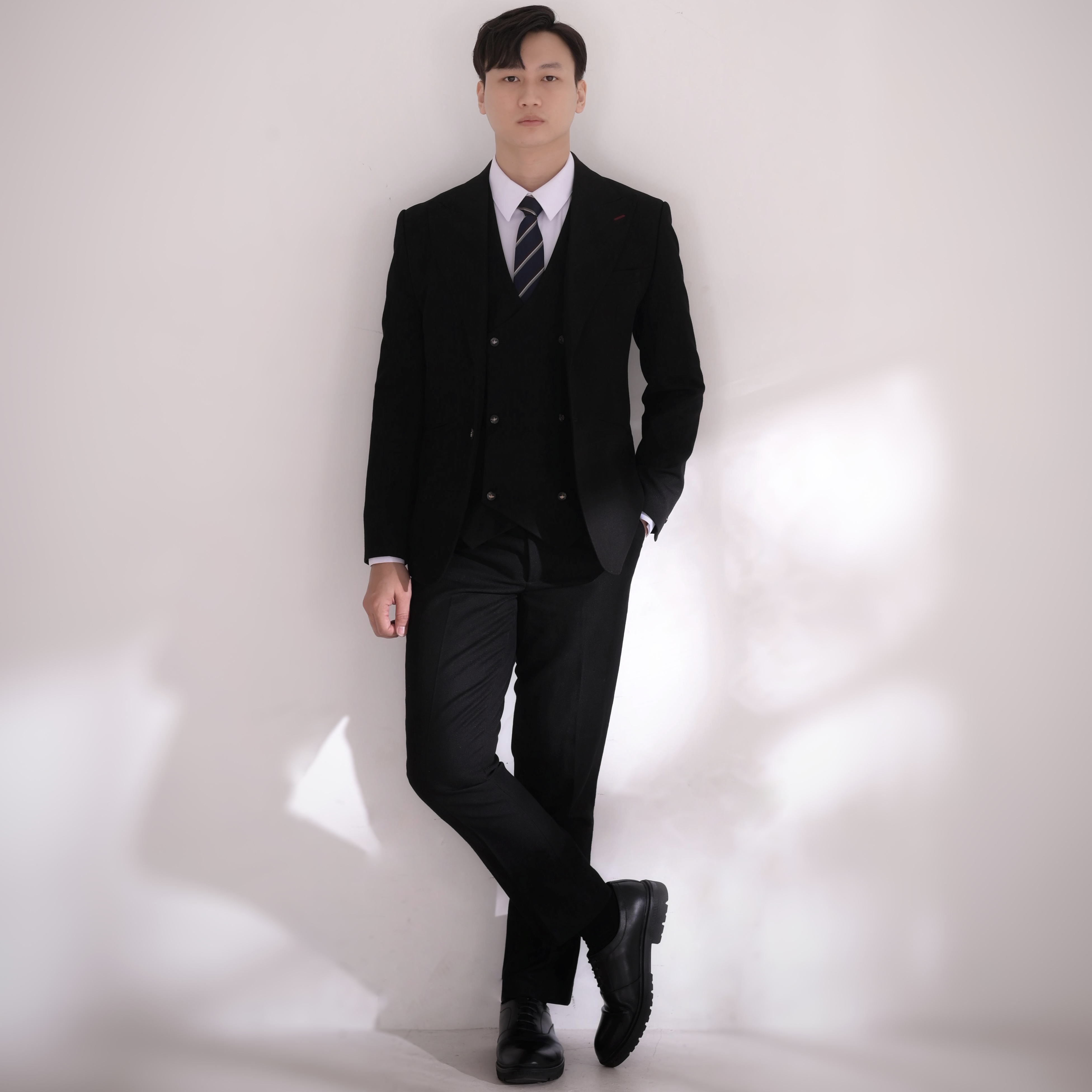 Chú rể Hồng Sơn